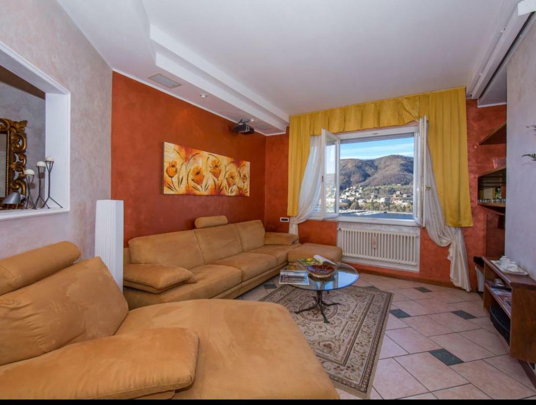 קומו Lo Specchio Sul Lago - The House Of Travelers מראה חיצוני תמונה
