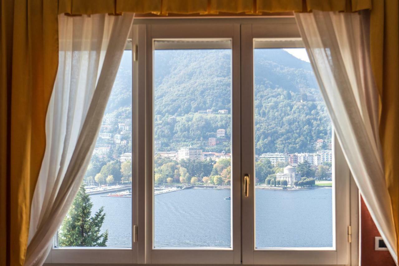 קומו Lo Specchio Sul Lago - The House Of Travelers מראה חיצוני תמונה